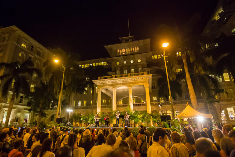 Aloha Festival performance at the Moana Surfrider.