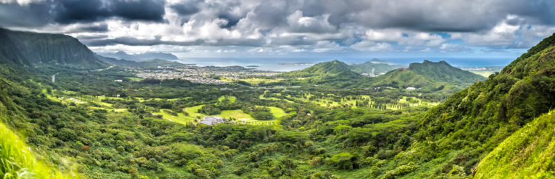 Nuuanu Pali lookout panoramic shot.