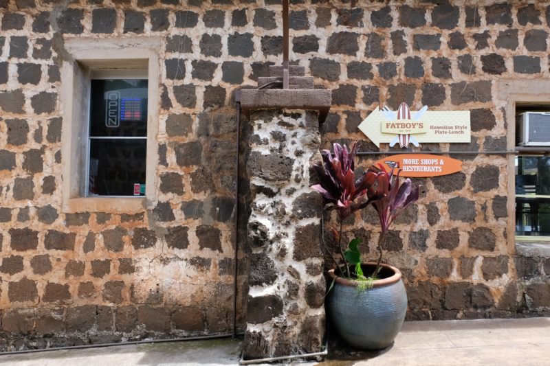 Walking my way through Haleiwa Town.