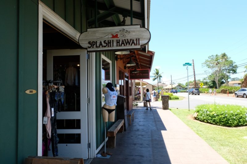 Walking my way through Haleiwa Town.