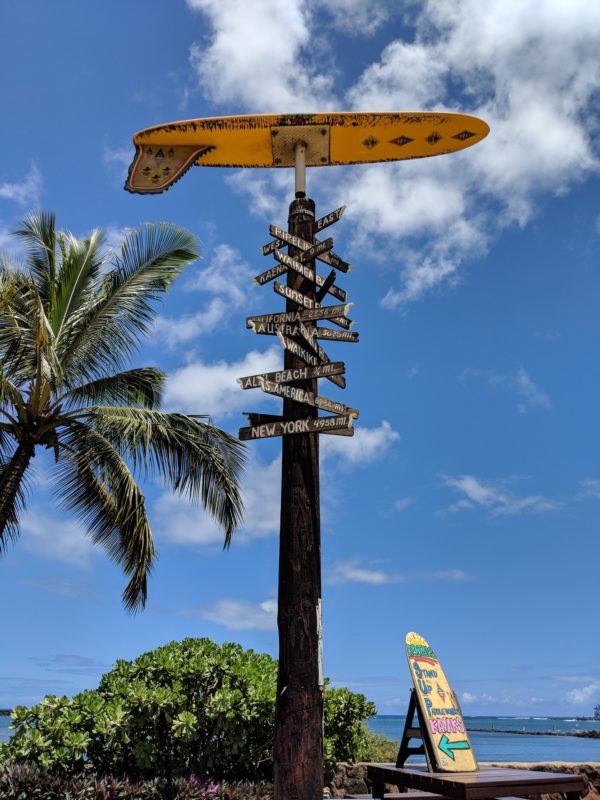 Walking my way through Haleiwa Town.