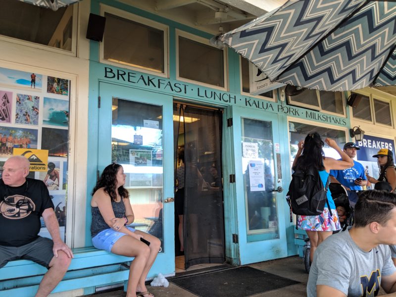 The early lunch crowd at Kono's North Shore.