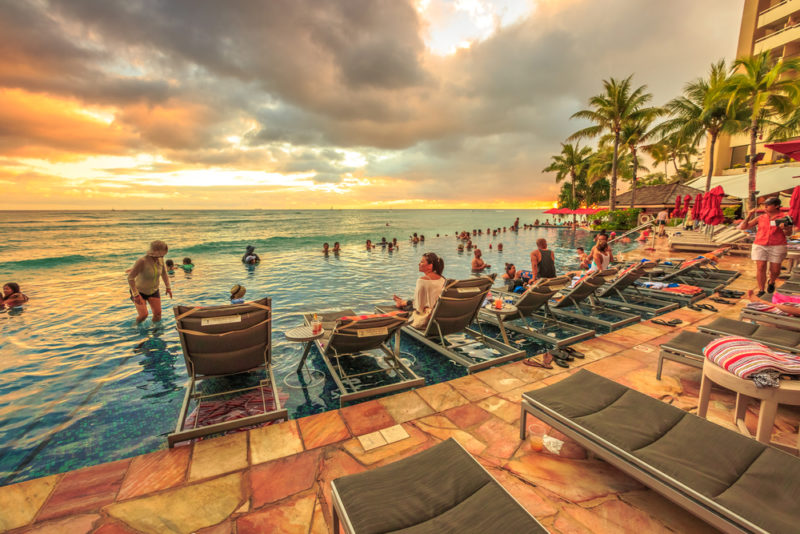 Sheraton Waikiki's infinity pool at sunset | Benny Marty / Shutterstock.com