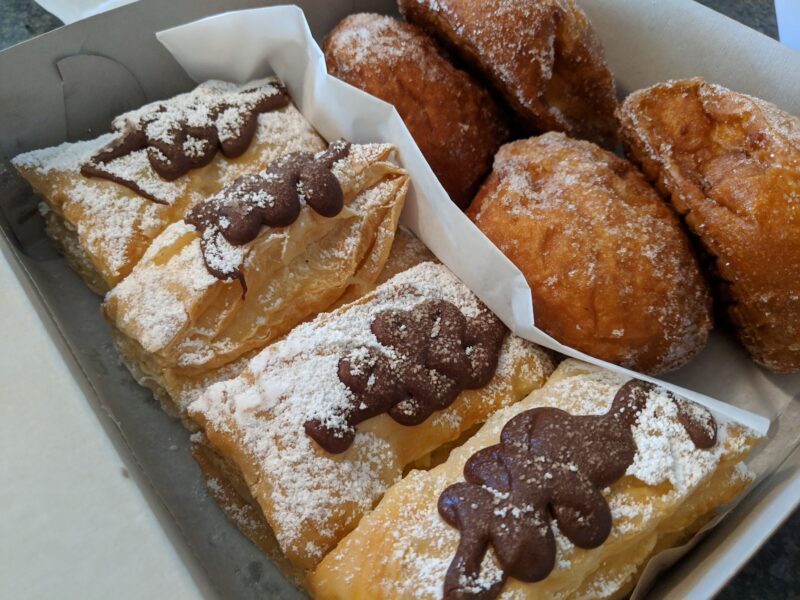 This time I got Paalaa Kai Bakery's snow puffies and malasadas for the road!