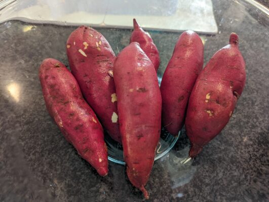 Sweet potatoes that have been soaked in water.